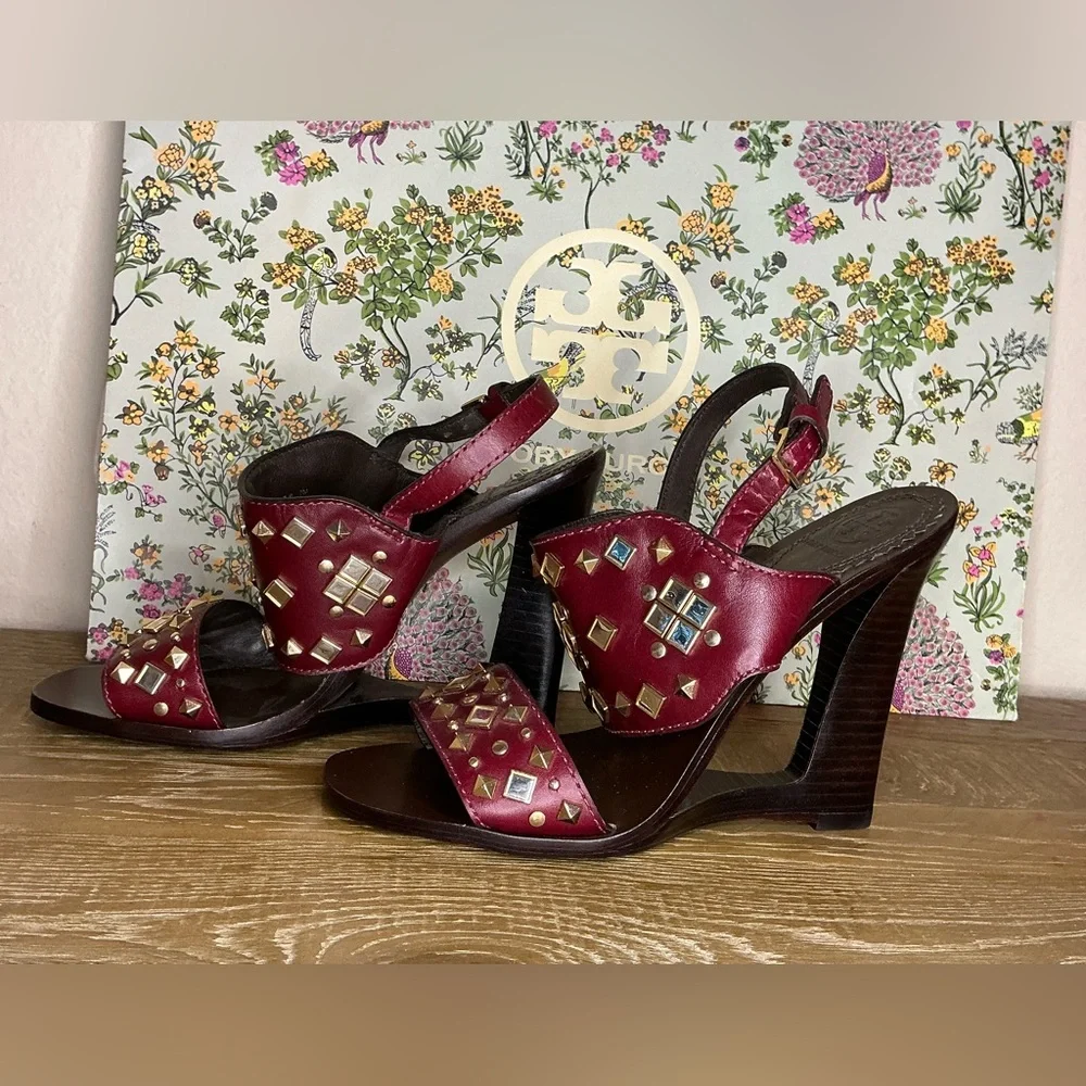 Tory Burch Kingsbridge Studded Open-Toe Wedge Sandal Red Agate Size 7